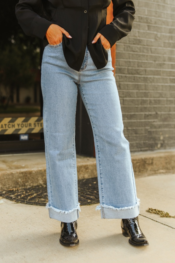Light Wash High Rise Boyfriend Cuffed Jeans