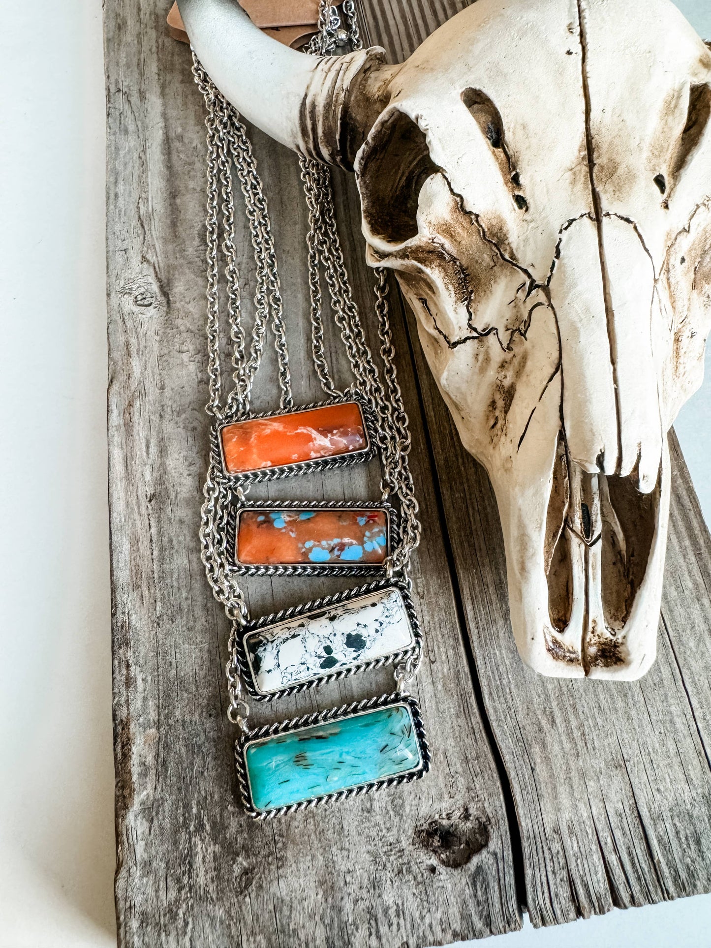Western Semi Stone Bar Necklace: WHITE